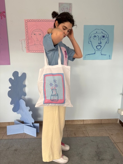 Torba z nadrukiem "kwiatki w wazonie" Torba z nadrukiem "kwiatki w wazonie"